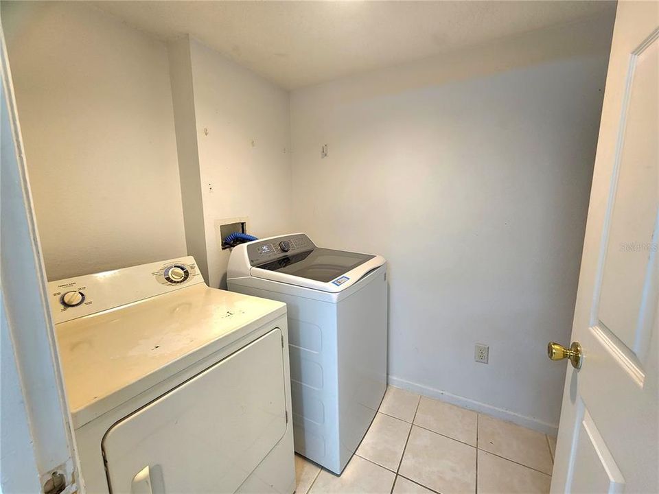 For Rent: $1,850 (2 beds, 2 baths, 1013 Square Feet)