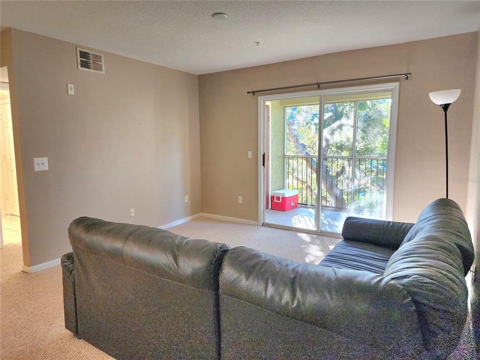 For Rent: $1,850 (2 beds, 2 baths, 1013 Square Feet)