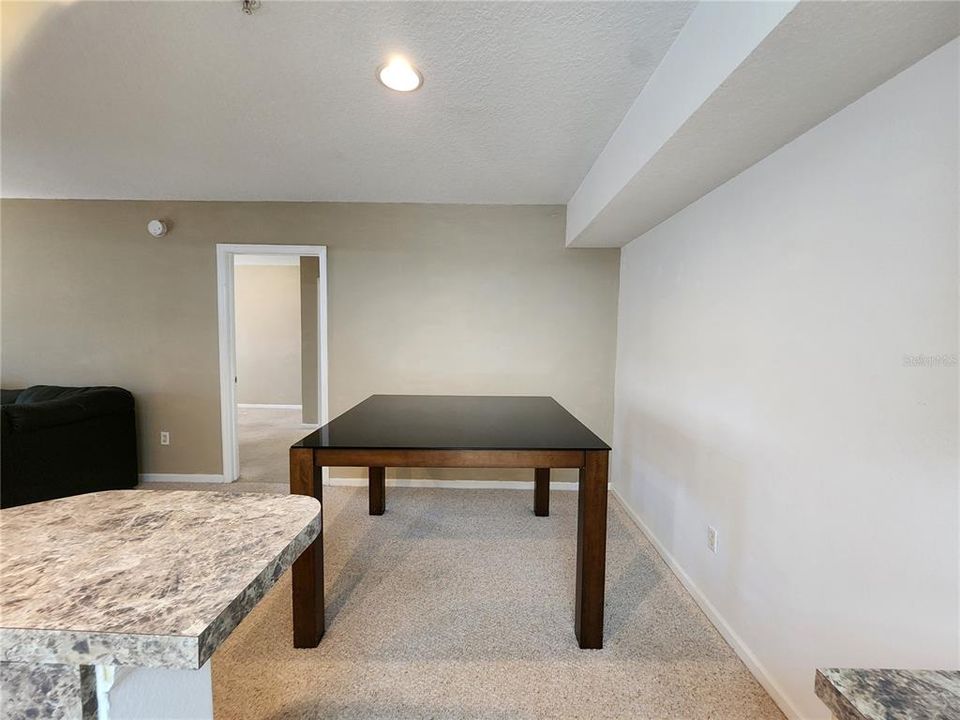 For Rent: $1,850 (2 beds, 2 baths, 1013 Square Feet)