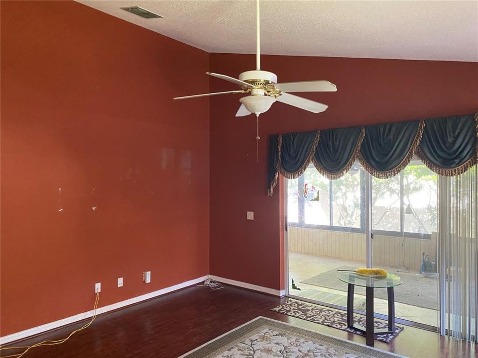 待售: $489,000 (4 贝兹, 2 浴室, 1928 平方英尺)