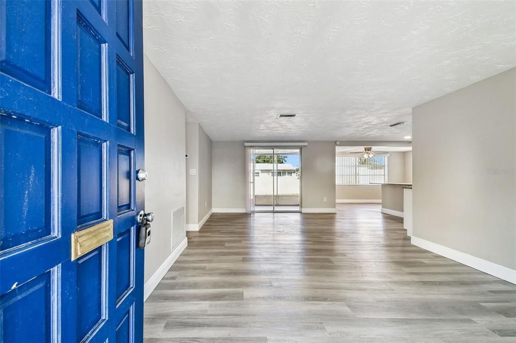 待售: $270,000 (3 贝兹, 2 浴室, 1330 平方英尺)