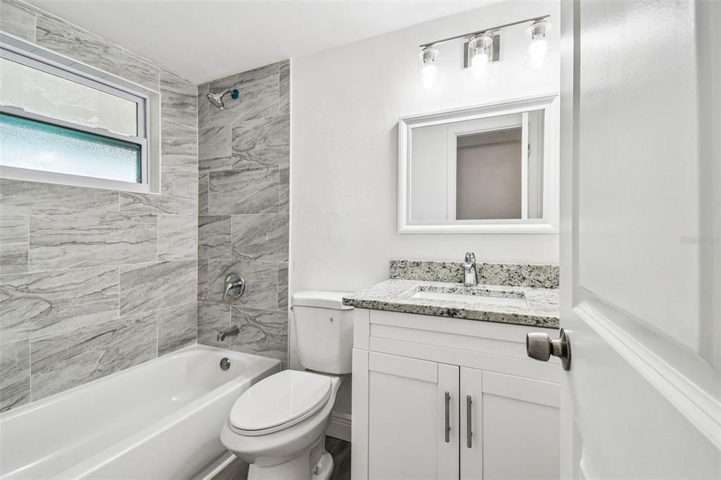 待售: $270,000 (3 贝兹, 2 浴室, 1330 平方英尺)