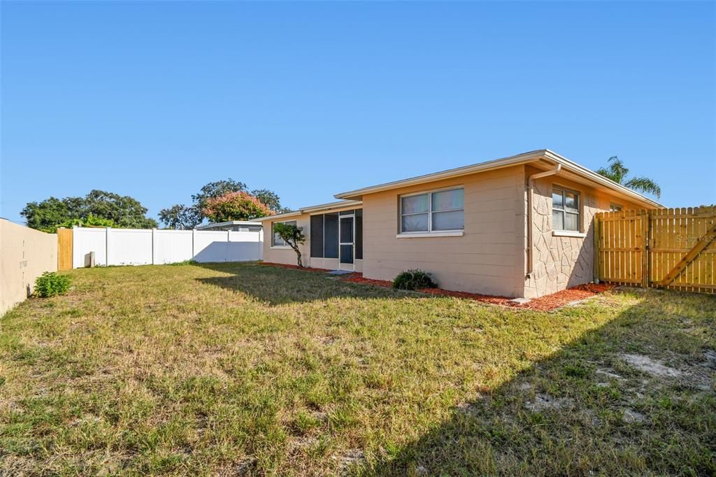 待售: $270,000 (3 贝兹, 2 浴室, 1330 平方英尺)