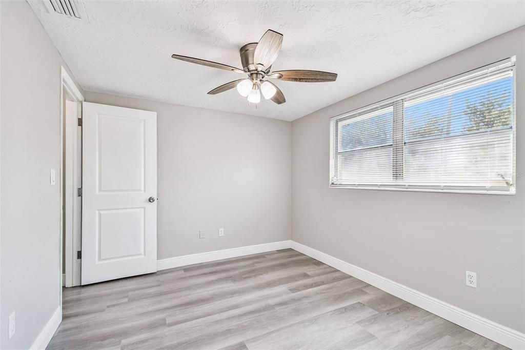 待售: $270,000 (3 贝兹, 2 浴室, 1330 平方英尺)