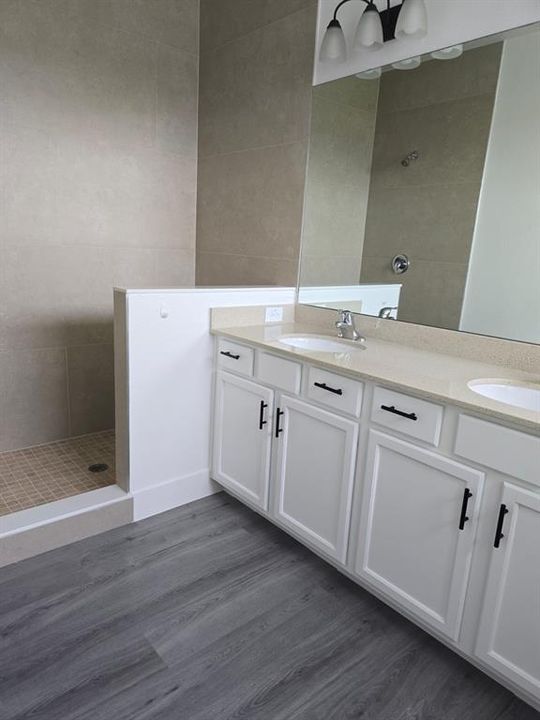 For Rent: $2,800 (4 beds, 3 baths, 2481 Square Feet)