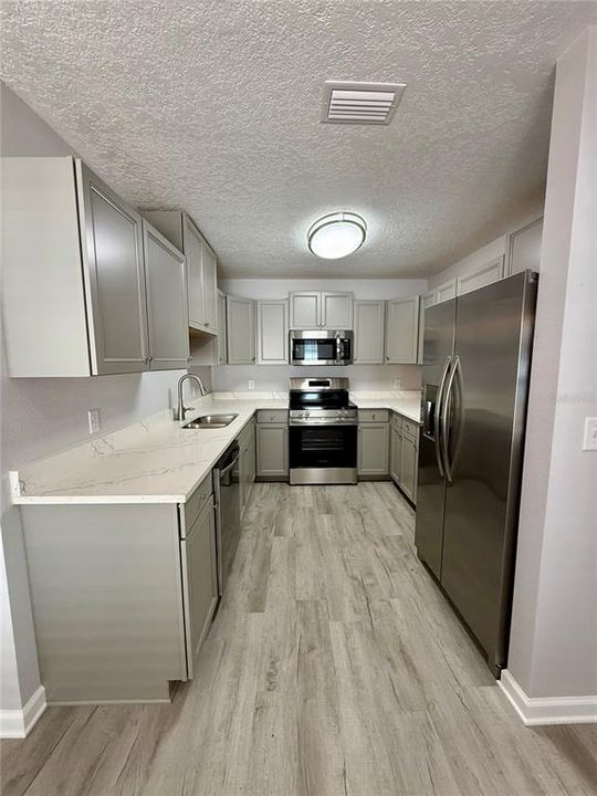 出租: $2,500 (3 贝兹, 2 浴室, 2010 平方英尺)