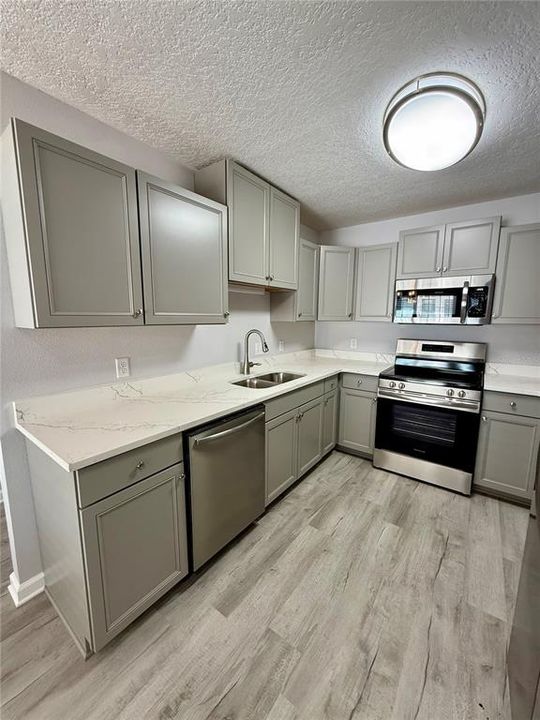 出租: $2,500 (3 贝兹, 2 浴室, 2010 平方英尺)