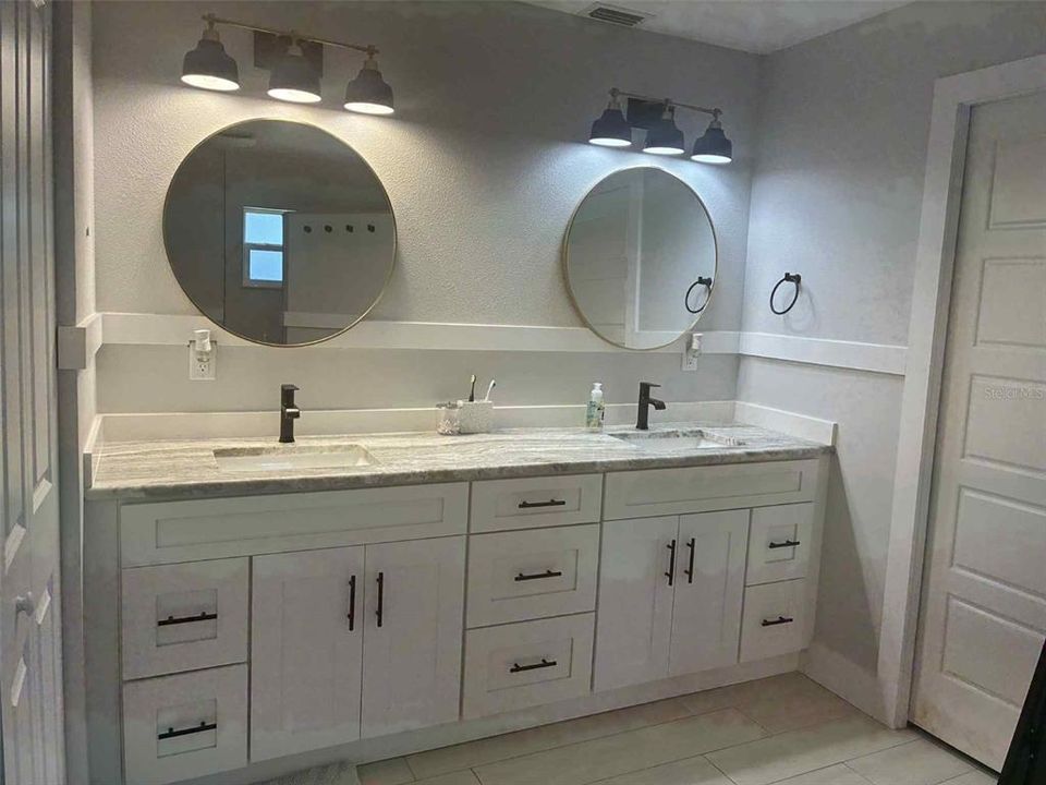 For Sale: $575,000 (3 beds, 2 baths, 1623 Square Feet)