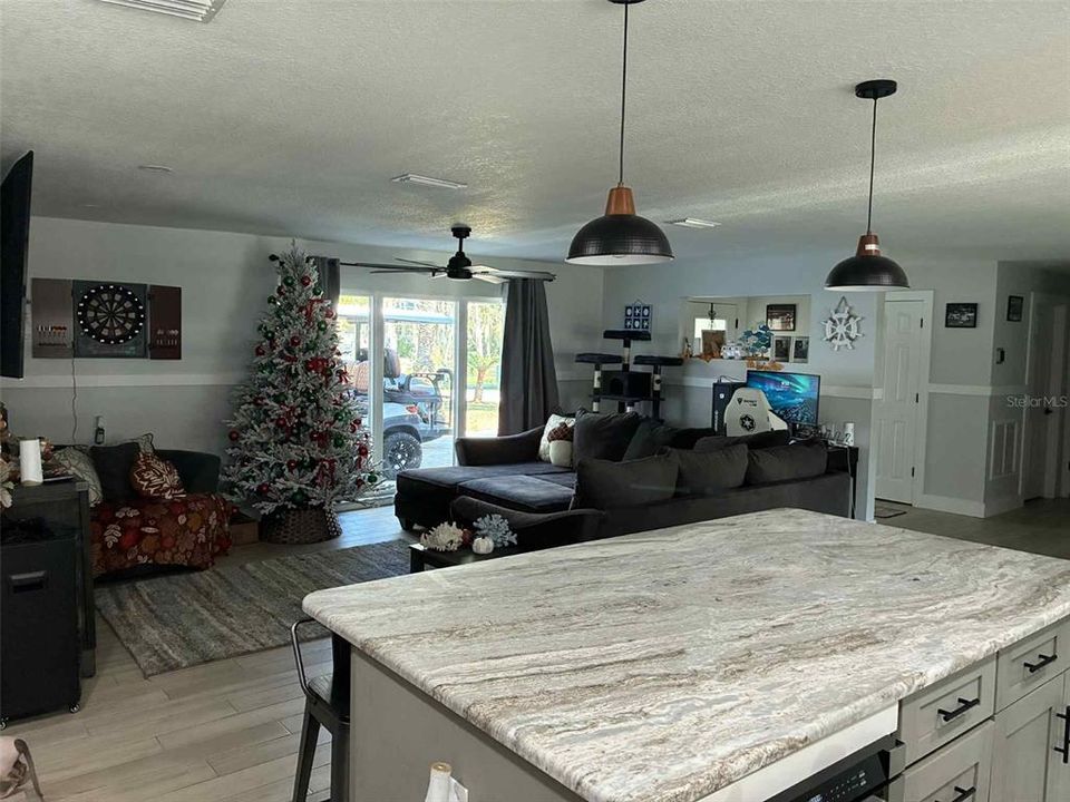 For Sale: $575,000 (3 beds, 2 baths, 1623 Square Feet)