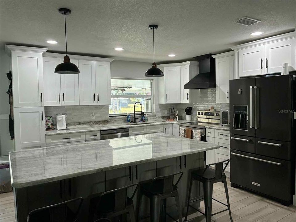 For Sale: $575,000 (3 beds, 2 baths, 1623 Square Feet)