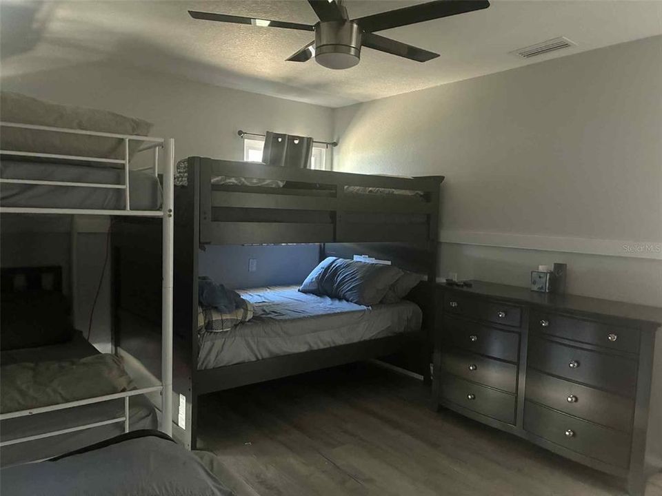 For Sale: $575,000 (3 beds, 2 baths, 1623 Square Feet)