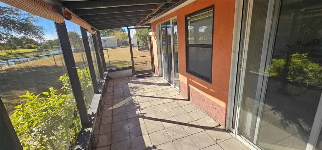 合同活跃: $249,900 (3 贝兹, 2 浴室, 1320 平方英尺)