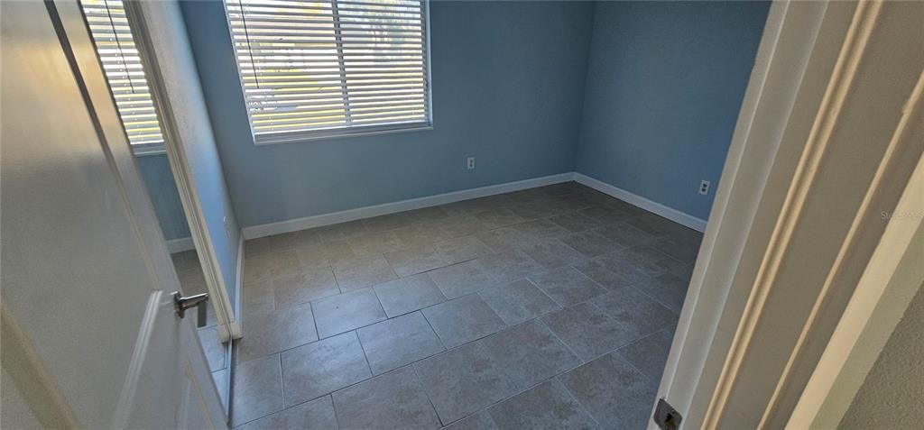 合同活跃: $249,900 (3 贝兹, 2 浴室, 1320 平方英尺)