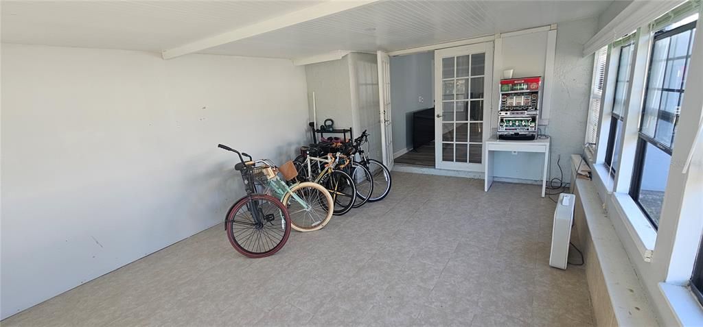 合同活跃: $249,900 (3 贝兹, 2 浴室, 1320 平方英尺)