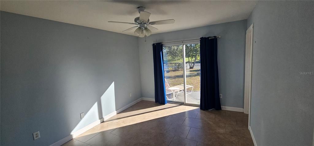 合同活跃: $249,900 (3 贝兹, 2 浴室, 1320 平方英尺)