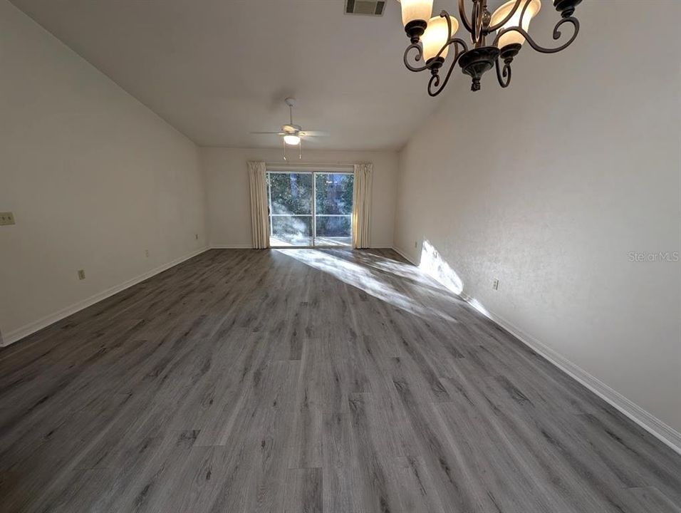 For Sale: $239,000 (3 beds, 2 baths, 1290 Square Feet)