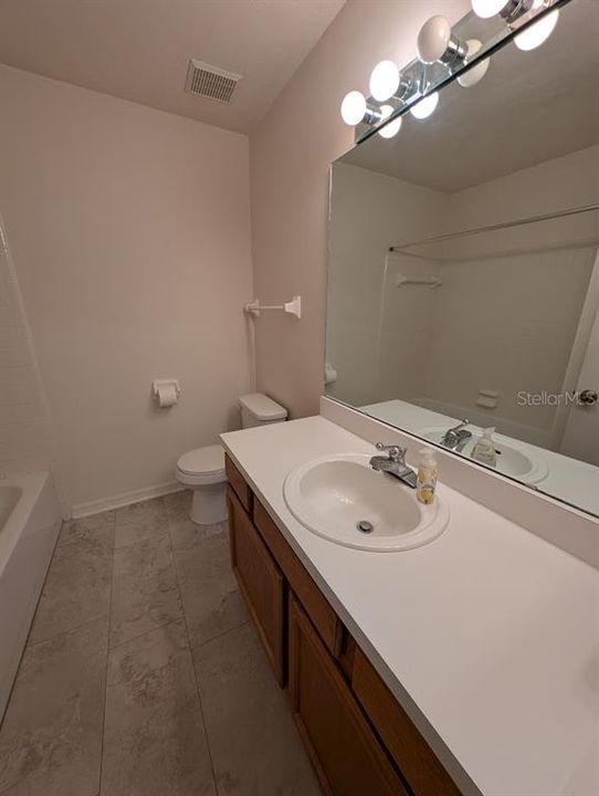 For Sale: $239,000 (3 beds, 2 baths, 1290 Square Feet)