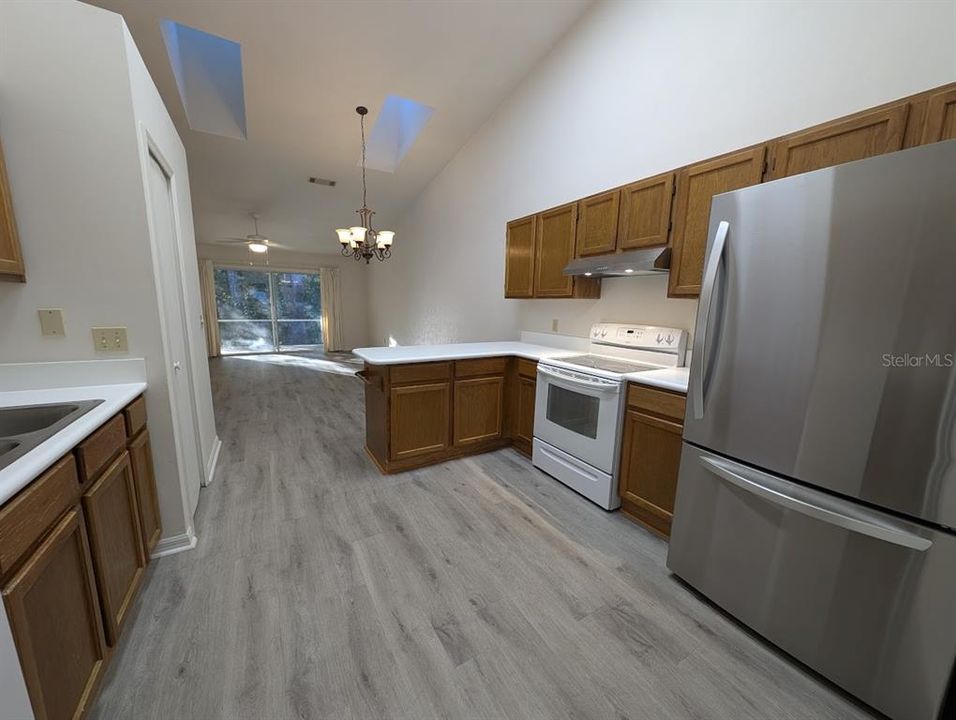 For Sale: $239,000 (3 beds, 2 baths, 1290 Square Feet)