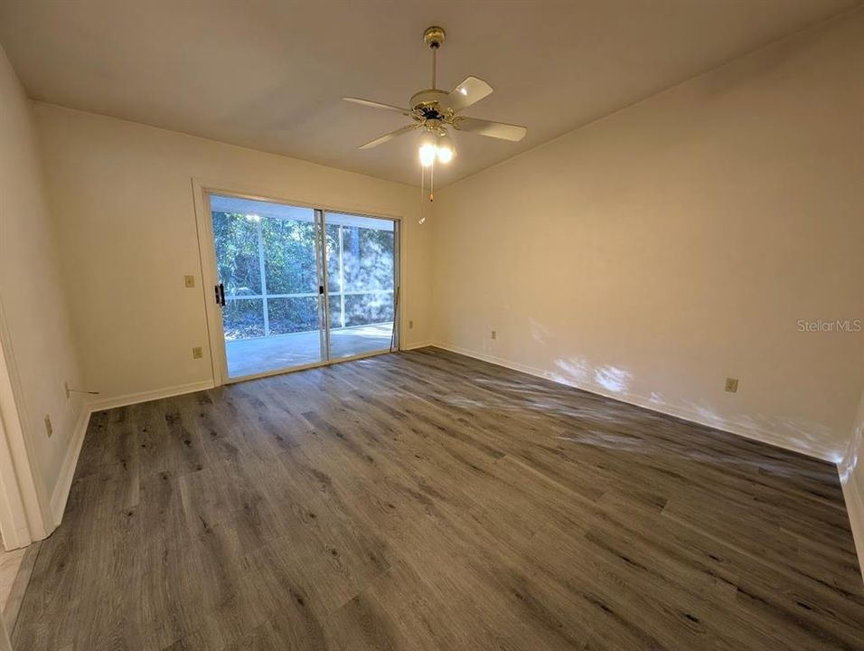 For Sale: $239,000 (3 beds, 2 baths, 1290 Square Feet)