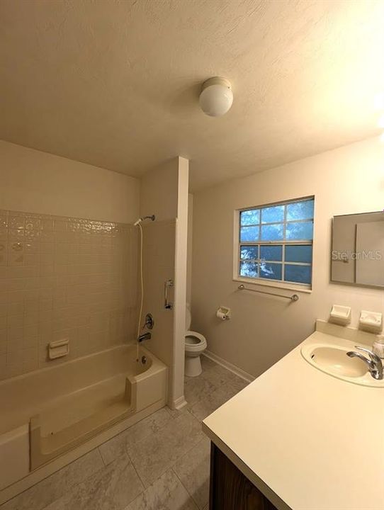 For Sale: $239,000 (3 beds, 2 baths, 1290 Square Feet)