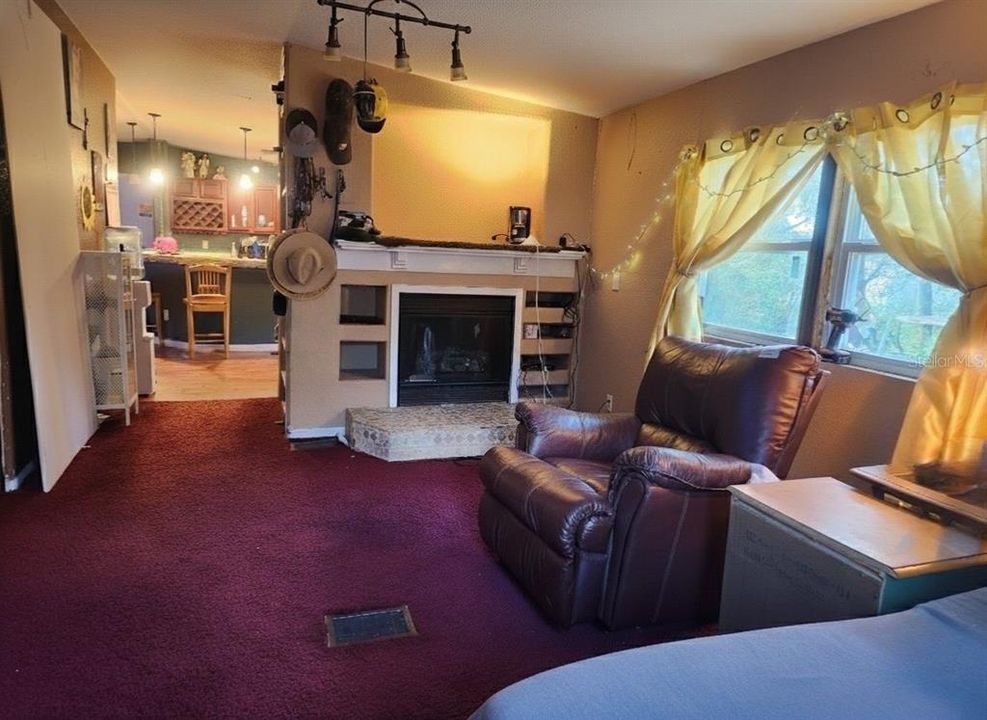 For Sale: $99,000 (3 beds, 2 baths, 1378 Square Feet)