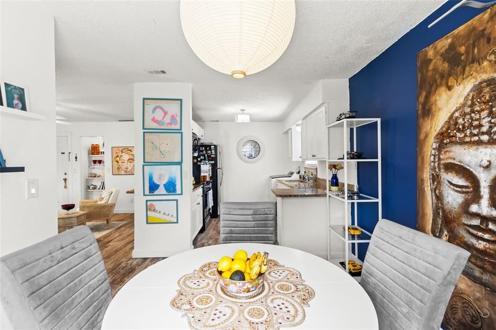 For Rent: $1,300 (1 beds, 1 baths, 726 Square Feet)