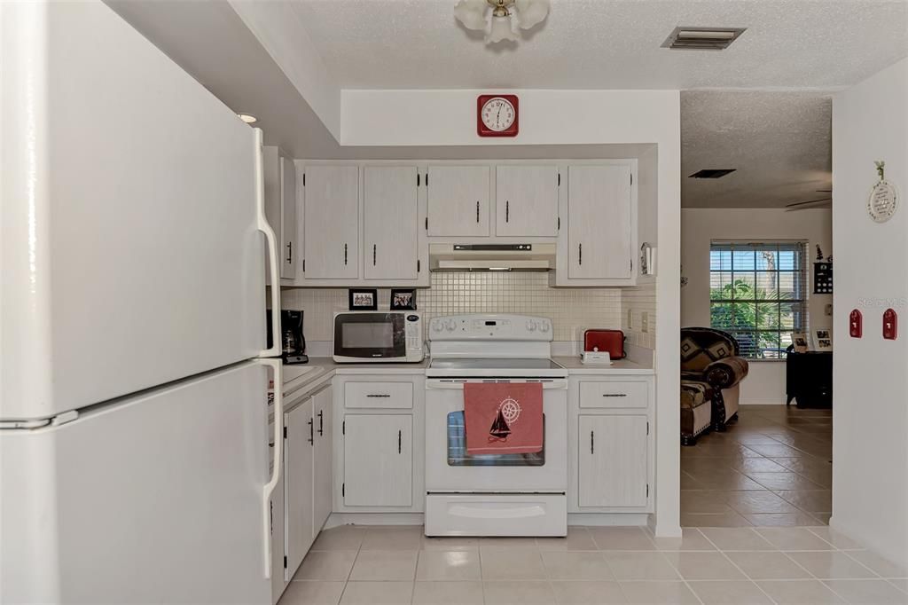 待售: $199,000 (2 贝兹, 2 浴室, 1270 平方英尺)