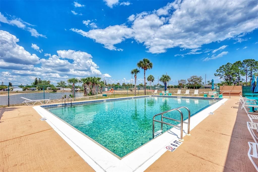 待售: $199,000 (2 贝兹, 2 浴室, 1270 平方英尺)