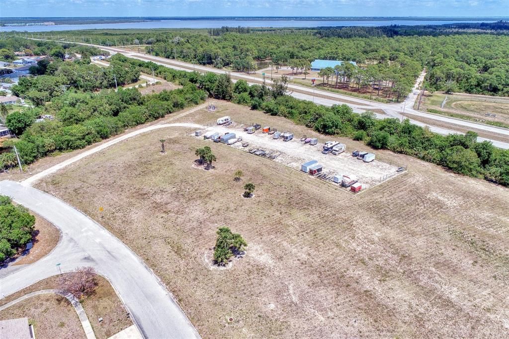 待售: $199,000 (2 贝兹, 2 浴室, 1270 平方英尺)