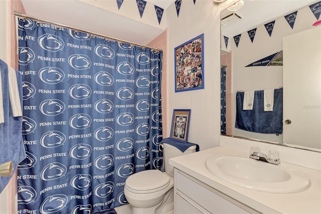 待售: $199,000 (2 贝兹, 2 浴室, 1270 平方英尺)