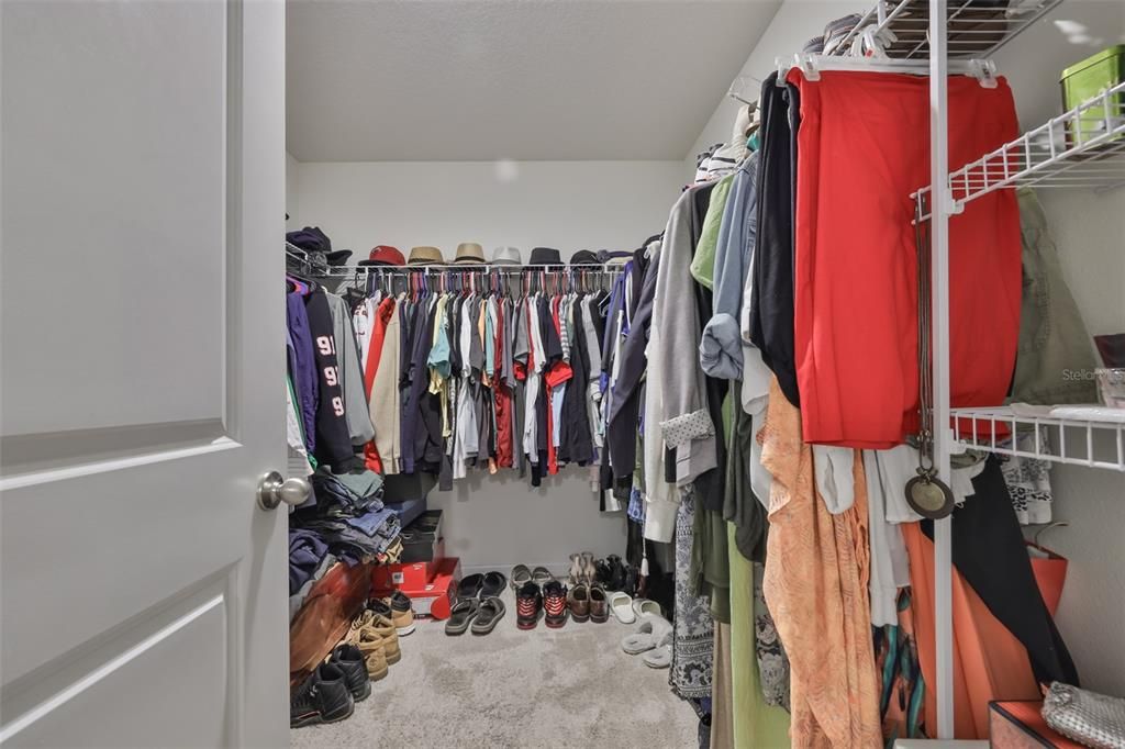 Activo con contrato: $334,900 (4 camas, 2 baños, 1846 Pies cuadrados)