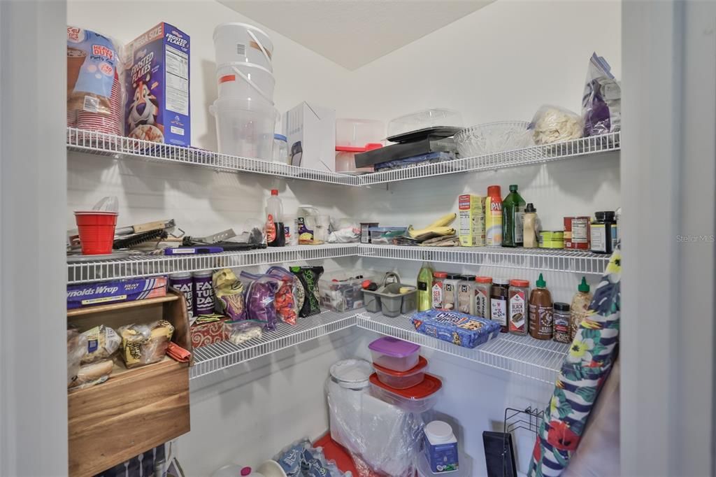 Activo con contrato: $334,900 (4 camas, 2 baños, 1846 Pies cuadrados)