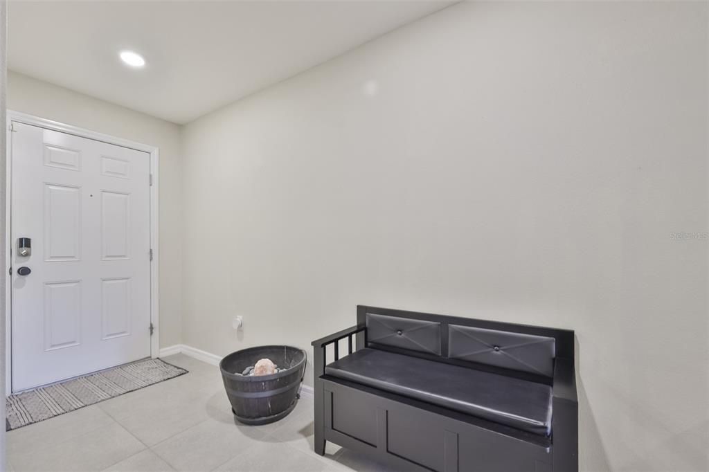 Activo con contrato: $334,900 (4 camas, 2 baños, 1846 Pies cuadrados)