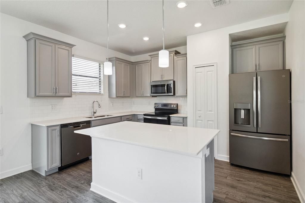 Active With Contract: $2,000 (3 beds, 2 baths, 1881 Square Feet)