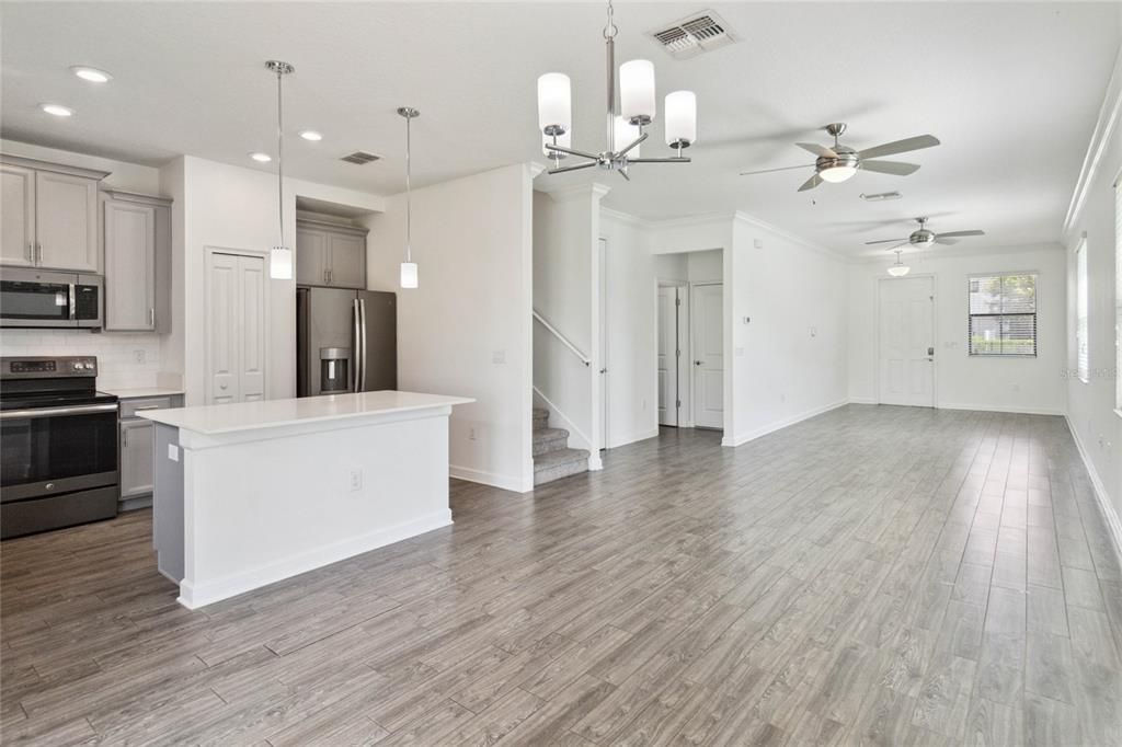 Active With Contract: $2,000 (3 beds, 2 baths, 1881 Square Feet)