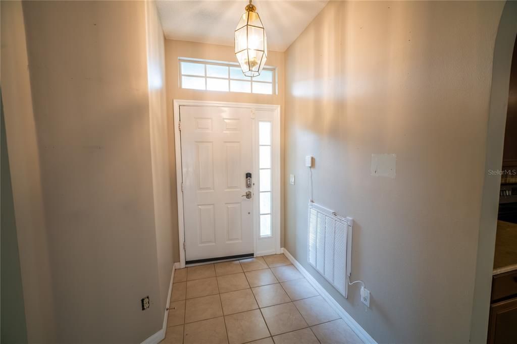 Под контрактом: $435,000 (4 спален, 3 ванн, 2384 Квадратных фут)