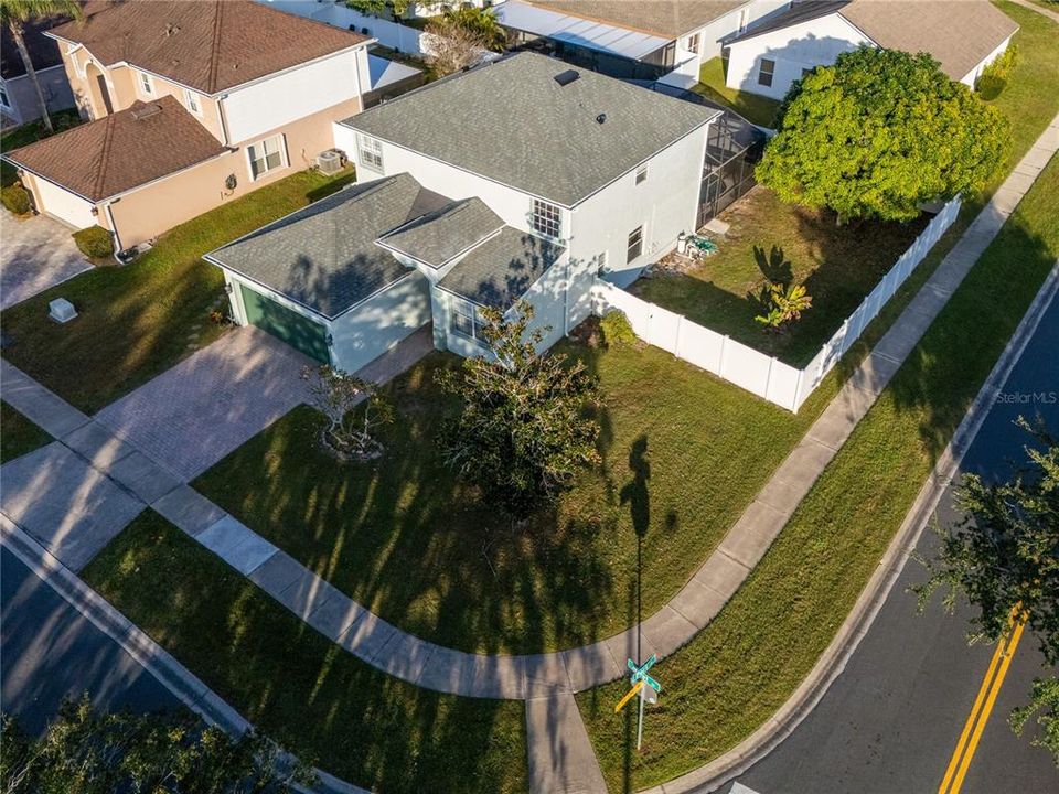 Под контрактом: $435,000 (4 спален, 3 ванн, 2384 Квадратных фут)