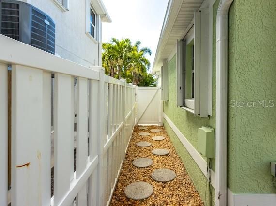 For Sale: $799,900 (3 beds, 2 baths, 1423 Square Feet)