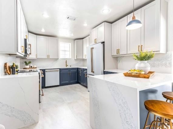 For Sale: $799,900 (3 beds, 2 baths, 1423 Square Feet)