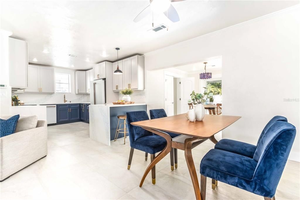 На продажу: $878,800 (3 спален, 2 ванн, 1423 Квадратных фут)