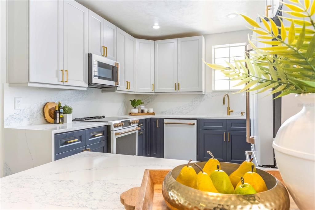 На продажу: $878,800 (3 спален, 2 ванн, 1423 Квадратных фут)