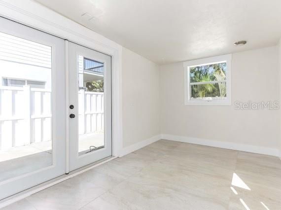 For Sale: $799,900 (3 beds, 2 baths, 1423 Square Feet)