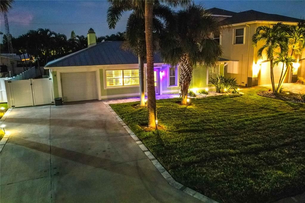 На продажу: $878,800 (3 спален, 2 ванн, 1423 Квадратных фут)