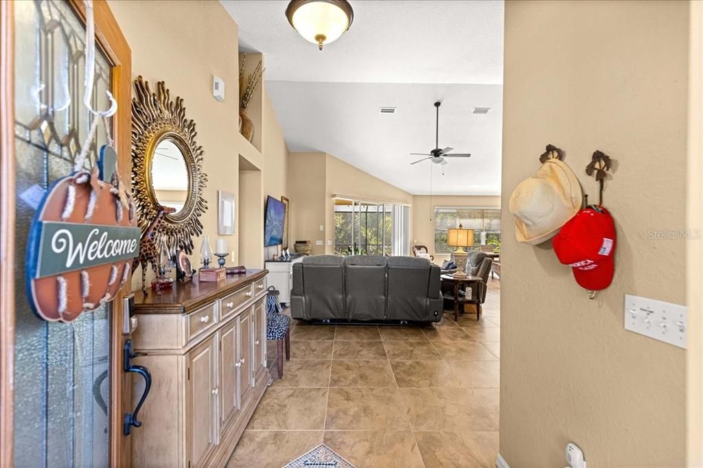 En Venta: $420,000 (3 camas, 2 baños, 2117 Pies cuadrados)