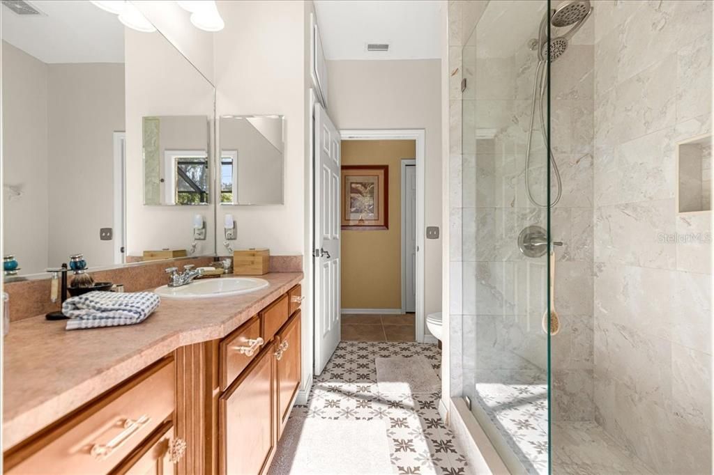 En Venta: $420,000 (3 camas, 2 baños, 2117 Pies cuadrados)