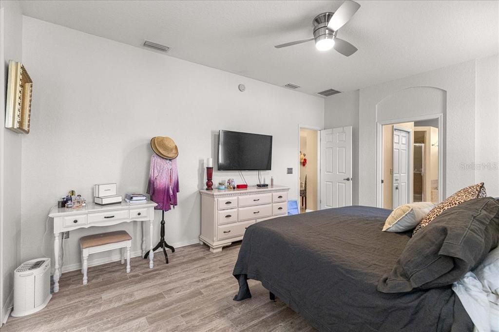 En Venta: $420,000 (3 camas, 2 baños, 2117 Pies cuadrados)