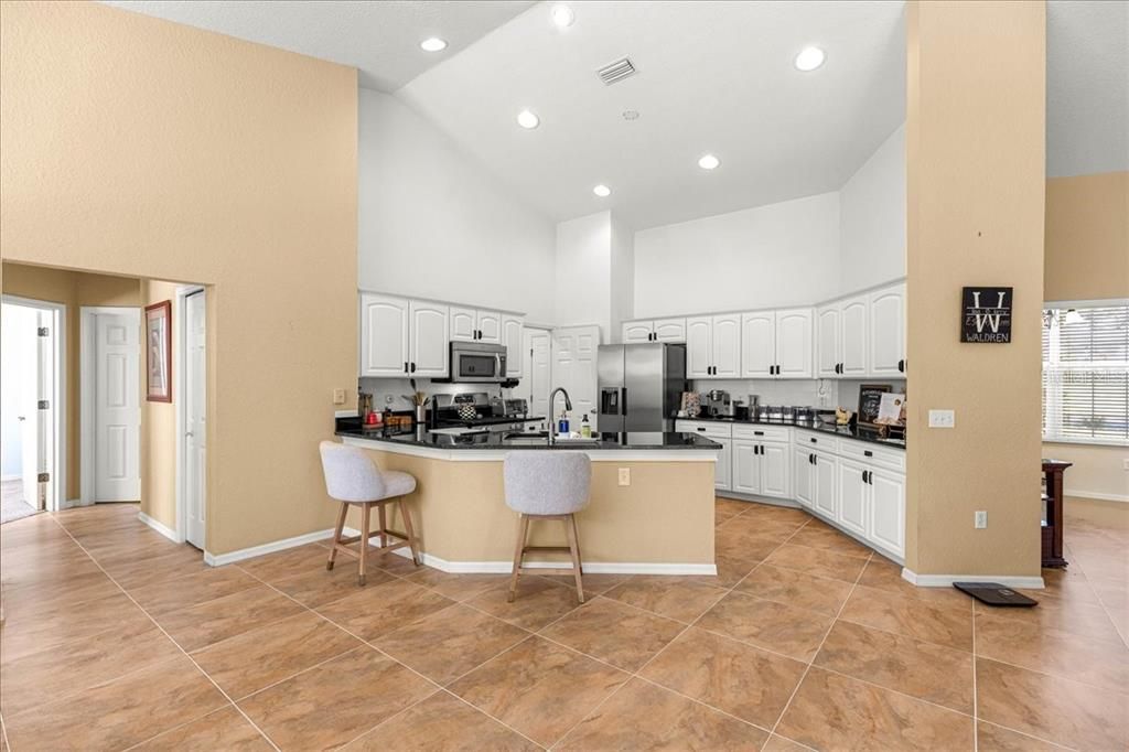 En Venta: $420,000 (3 camas, 2 baños, 2117 Pies cuadrados)