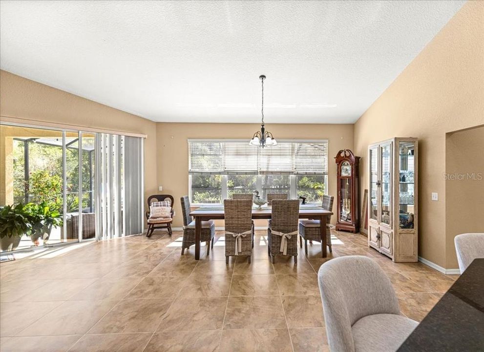 En Venta: $420,000 (3 camas, 2 baños, 2117 Pies cuadrados)