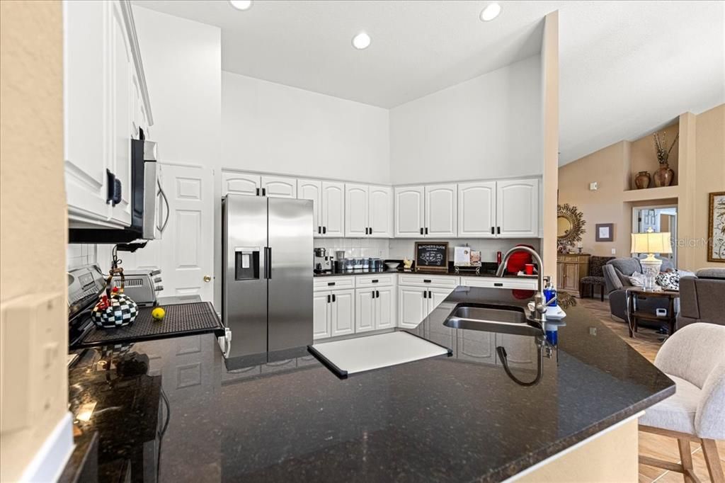 En Venta: $420,000 (3 camas, 2 baños, 2117 Pies cuadrados)