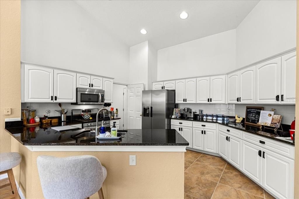 En Venta: $420,000 (3 camas, 2 baños, 2117 Pies cuadrados)